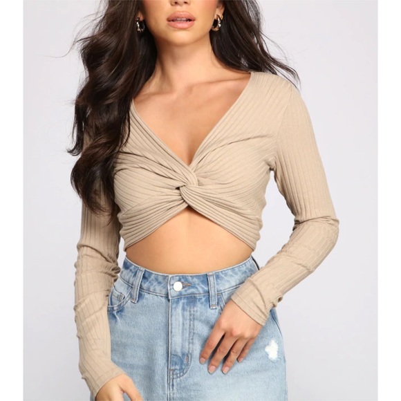 Twist Crop Top - Picture 2 of 6